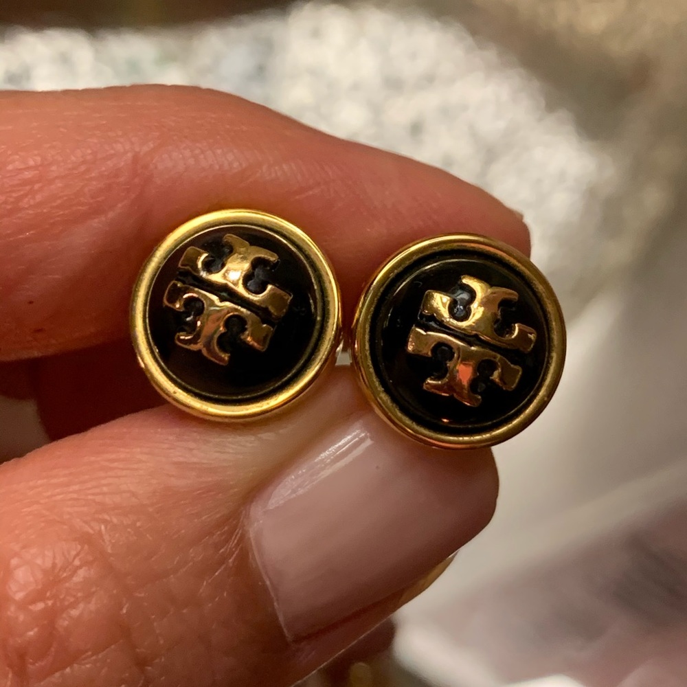 TORY BURCH Black Onyx Gold Logo Earings